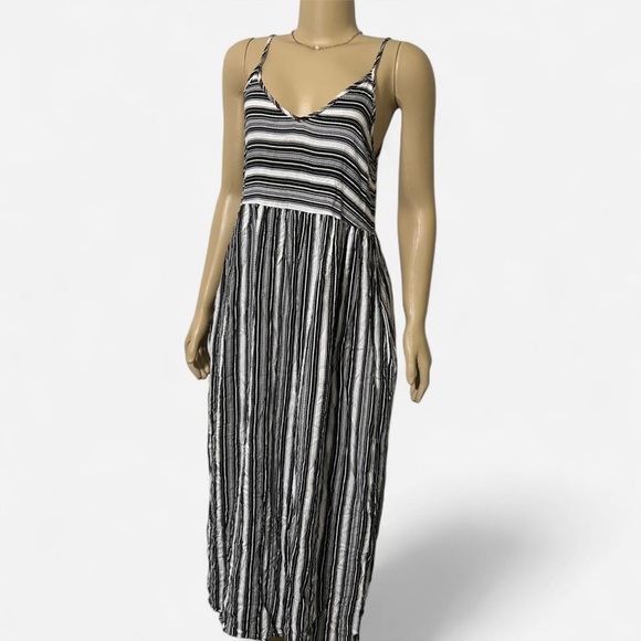 Striped Black and White Maxi Dress - Picture 2 of 3